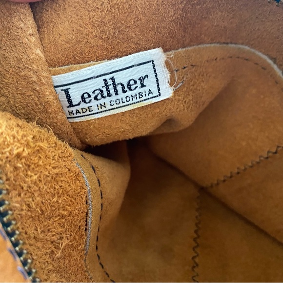 Vintage Classic Tan Leather Briefcase - Picture 4 of 11